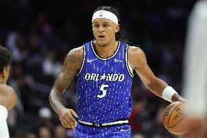 需要做得更多！班凯罗半场7中5&罚球6中6拿17分 有2次失误