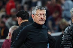 记者：拜仁周日开会员大年，海纳预计连任但球迷或再提及批评话题