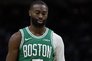 布朗怒喷：整个裁判组完全搞砸了那个判罚 还让我们输了一场比赛