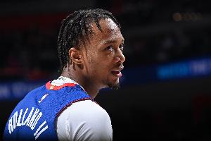 替补奇兵！霍兰上半场6投4中&三分2中1得到12分1板1助