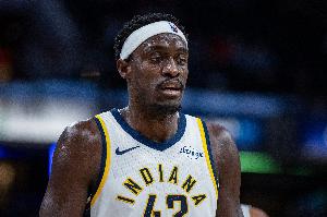 低迷！西亚卡姆首节7投仅2中拿到5分出现3失误 正负值-7